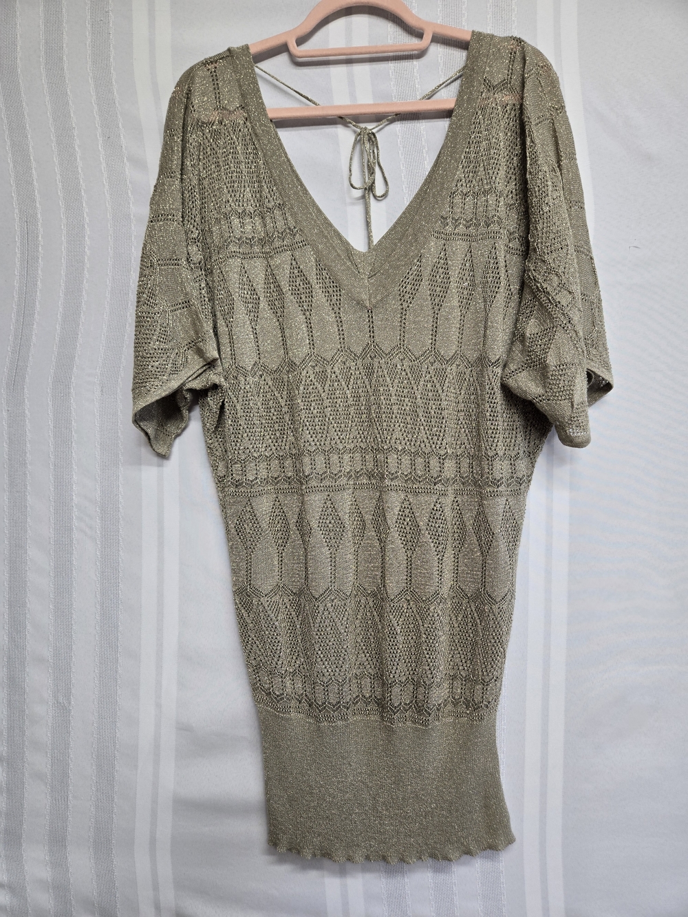 GOLDEN METALLIC V BACK/ FRONT SIZE M